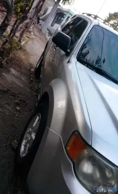 jeepetas y camionetas - Vendo Ford escape en excelente condición 12