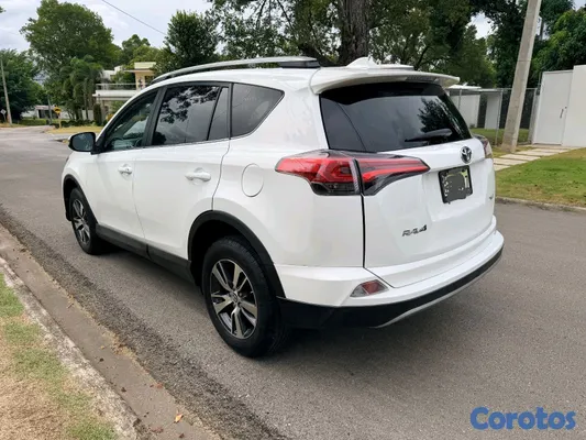 jeepetas y camionetas - Toyota rav4 2018 xle 8