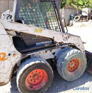 Minicargador Bobcat S130