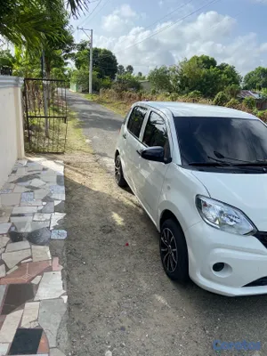 carros - dahiatsu boon Toyota passo 2