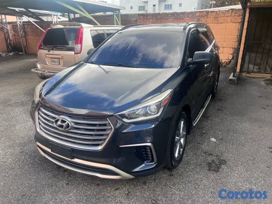 jeepetas y camionetas - Hyundai Santa Fe 2017 AWD Full – 3 Filas, Excelente Estado 7