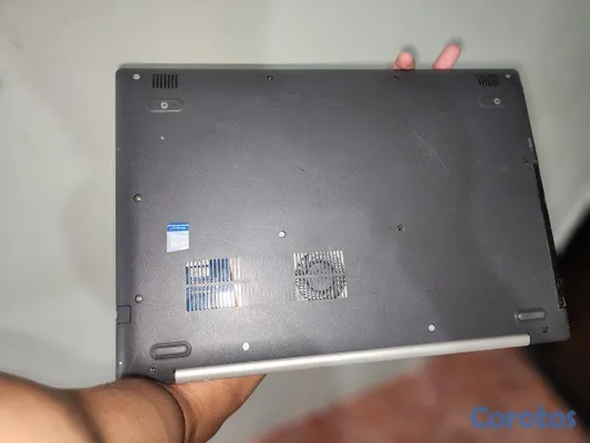 computadoras y laptops - Laptop Lenovo 330 - ¡Core i5 de 8va Gen + 12GB RAM! 5