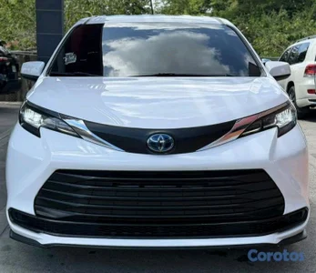 TOYOTA SIENNA LE HYBRID 