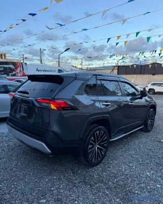 jeepetas y camionetas - TOYOTA RAV4 2023 LE PLUS 🤭 5