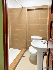 Alquilo local primer piso listo para que pongas tu