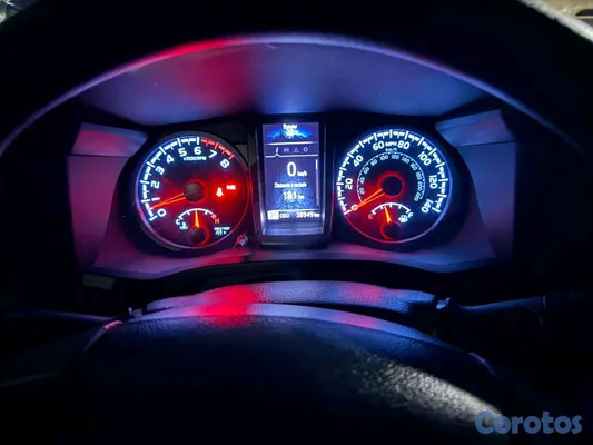 jeepetas y camionetas - Toyota Tacoma 2020 sr5 poco uso 4x4 único dueño  2