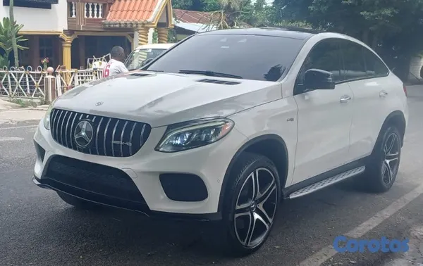 jeepetas y camionetas - VENDO MERCEDES BENZ AMG 43 GLE  EXCELENTES CONDCIONES 5