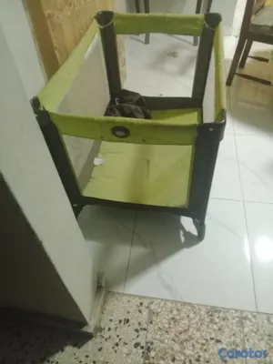 coches y sillas - Vendo un corral color verde, usado está venta por  4