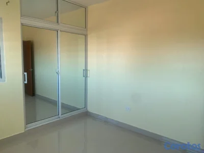 ALQUILO ESPACIOSO APTO EN COSTA SUR BANI. 