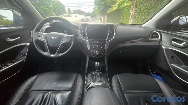 jeepetas y camionetas - Hyundai Santa Fe Excelentes Condiciones 10