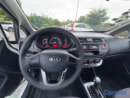carros - Kia Rio 2017, americano en muy buen estado. 3