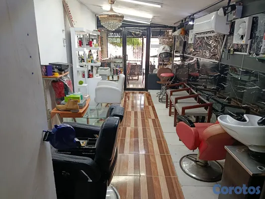 otros inmuebles - se alquila espacio comercial para cualquier actividad o salón , uñas etc 2