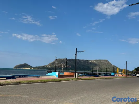 solares y terrenos - Solar En Venta En Montecristi. Con Una Superficie  2