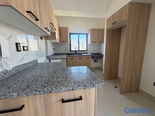 apartamentos - vendo nuevo klm 10 avenida independencia dos habitaciones dos baño no parqueo  4