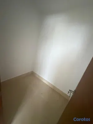 apartamentos - vendo nuevo los cacicazgos piso 5 tres habitaciones con baño dos parqueos balcón 9