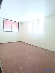 Casa comercial en alquiler – Urbanización Fernánde