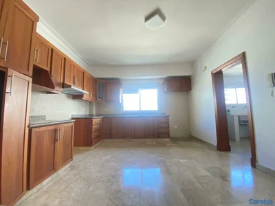 Apartamento Clásico / Vista despejada / piso alto