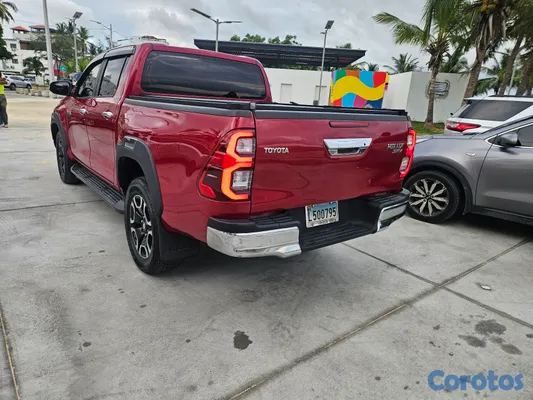 jeepetas y camionetas - Toyota hilux srv diesel full  8