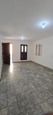 casas - 🏡 Casa de 3 Habitaciones con Patio y Jardín | Av. Los Beisbolistas | 2 Baños 15