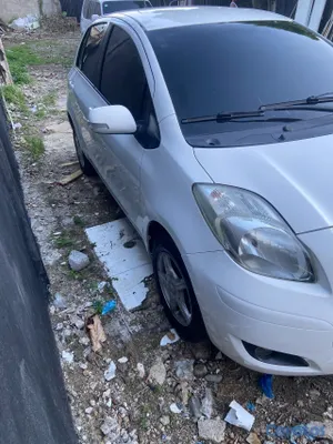 carros - Toyota vitz 2010  2