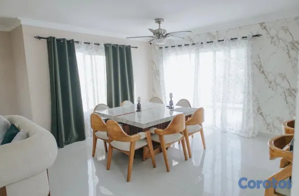 casas - Casa de dos niveles en el Km.14 Autopista Duarte 15