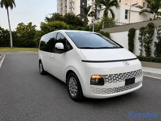jeepetas y camionetas - Hyundai Staria  3