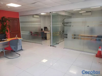 Alquilo Local  1er piso 110 mts en Julieta
