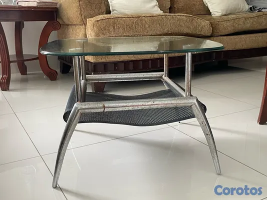 muebles y colchones - Mesa de Centro de Cristal y Metal  3