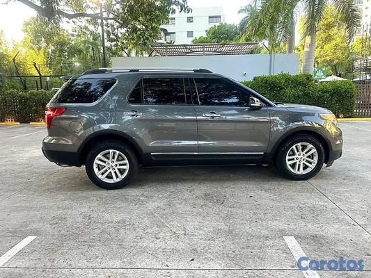 jeepetas y camionetas - Ford Explorer XLT 2015  4