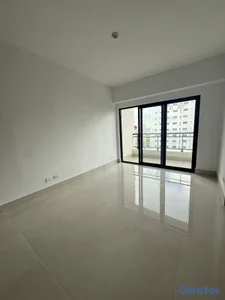 vendo la Esperilla piso 8 una habitación 1.5 baños parqueo balcón amplio 