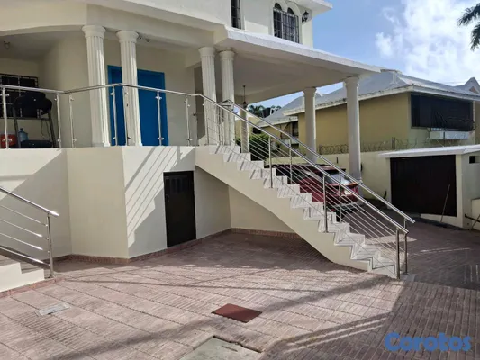 casas - Alquilo casa en el segundo piso en Arroyo Hondo 3