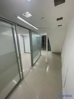 oficinas y locales comerciales - Alquilo Local  para oficina 25 mts 1er piso en arr 2