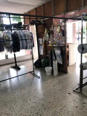 oficinas y locales comerciales - Se vende local comercial en Av. Núñez de Cáceres 3