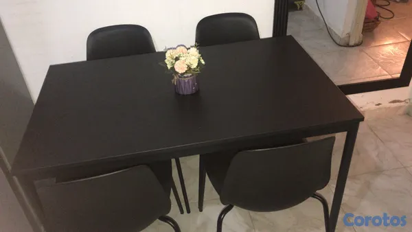 muebles y colchones - está en perfecto estado , lo estoy viéndolo porque estoy en remodelación  3