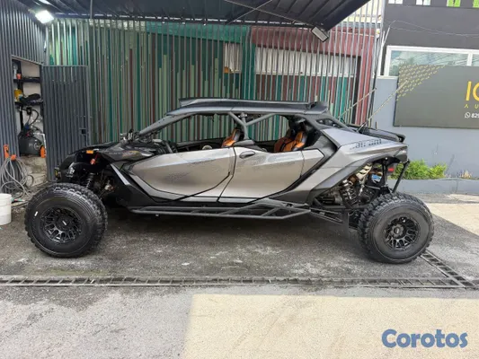 vehiculos recreativos - canam maverick 2025 9