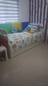 cama doble de IKEA con gavetas 
