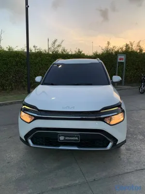 jeepetas y camionetas - KIA CARENS 2023 2