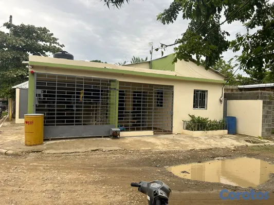 casas - se vende está casa ubicada en Navarrete sector villa fury  5
