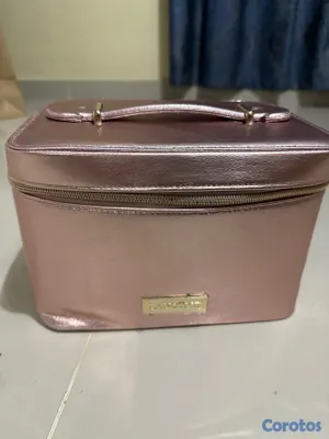 ropa para mujer - porta cosmeticos 2