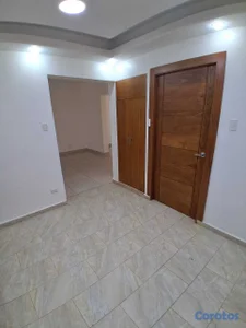VENDO HERMOSA CASA DE DOS NIVELES, URBANIZACIÓN PU