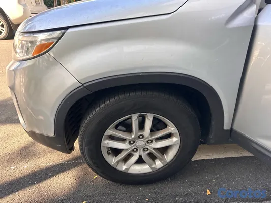 jeepetas y camionetas - Kia Sorento 2015 como nueva 8