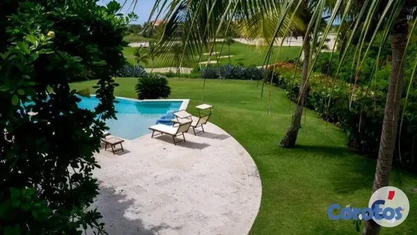 casas - Majestic 7-Bedroom Villa in Cap Cana Boasting Ocea 15