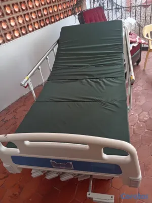 Salud y Equipamiento Médico - Cama de posiciones - Para enfermos o convalecientes 10