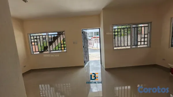 casas - Se Alquila Casa de Tres habitaciones en la entrada 5