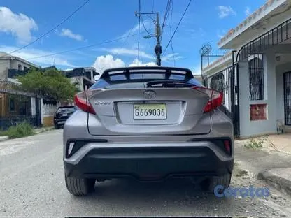 jeepetas y camionetas - Toyota C HR 2018 2