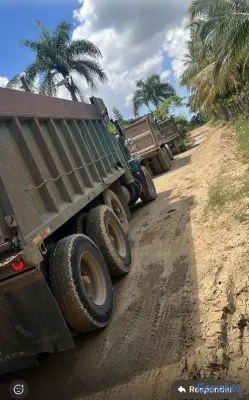camiones y vehiculos pesados - Camión Volteo MACK “Cara de niño” 4