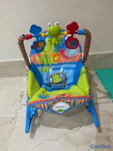 Mesedora de bebé con música.