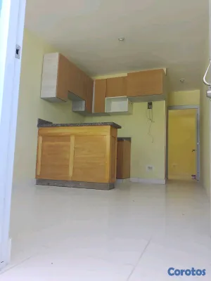 apartamentos - Alquilo apartamento 2do nivel
2 habitacione
1 sala cocina 
balcon 
 8