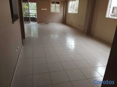 Alquiler Apartamento en Renacimiento | 3 hab | 180