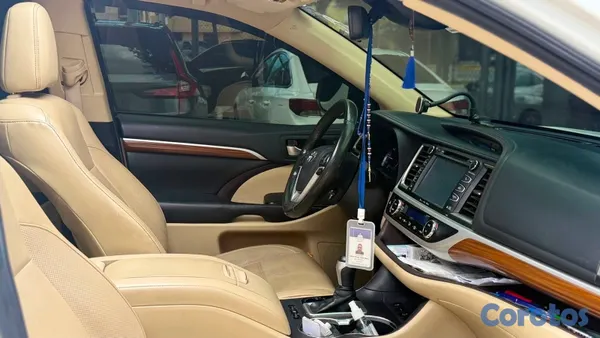 jeepetas y camionetas - 2019 Toyota Highlander Limited Platinum AWD 12